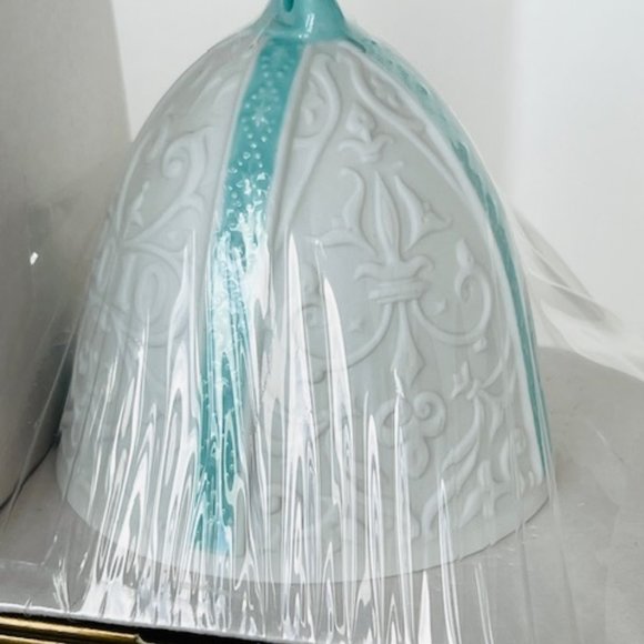 Lladro Bell porcelain ornament figurine Spain Christmas Box 2010 blue ribbon vtg - Picture 2 of 4